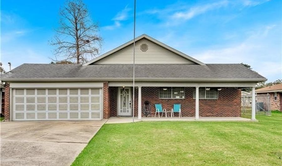 111 NU St, Belle Chasse, LA 70037 - 3 Beds, 2 Bath