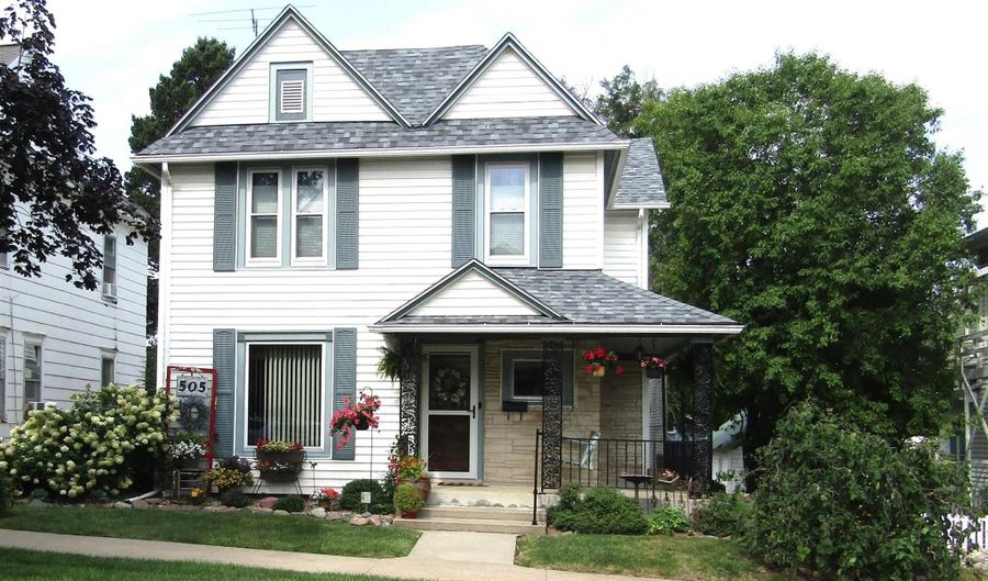505 Maple St, Atlantic, IA 50022 - 4 Beds, 2 Bath