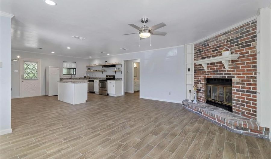 510 Post Oak Ln, Allen, TX 75002 - 2 Beds, 2 Bath