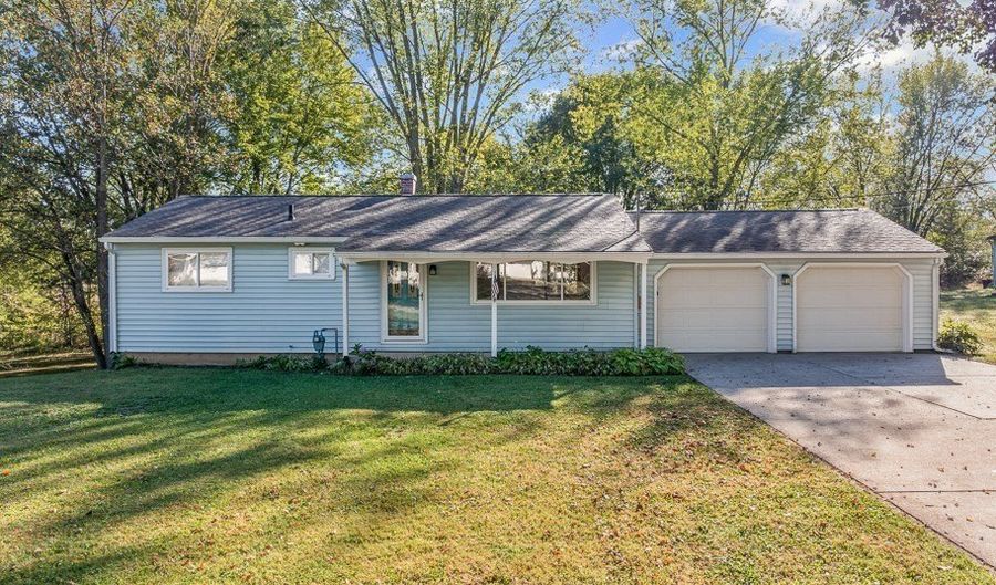 10666 Wilma Ave NE, Alliance, OH 44601 - 3 Beds, 1 Bath