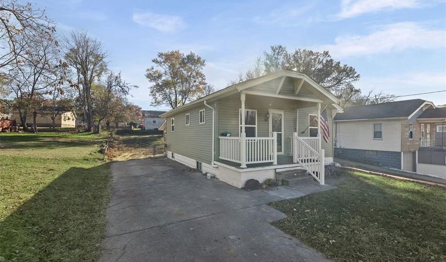 3417 Badley Ave, Alton, IL 62002 - 2 Beds, 1 Bath