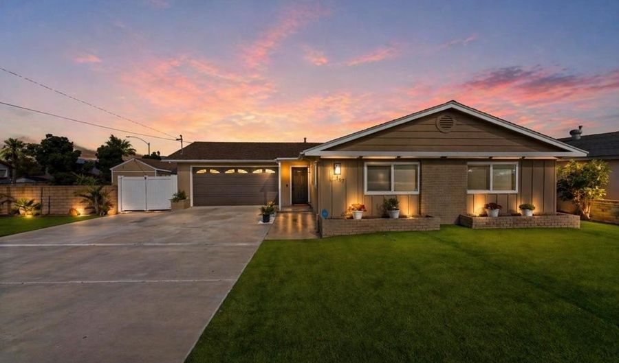 157 Lakeview Ave, Spring Valley, CA 91977 - 4 Beds, 3 Bath