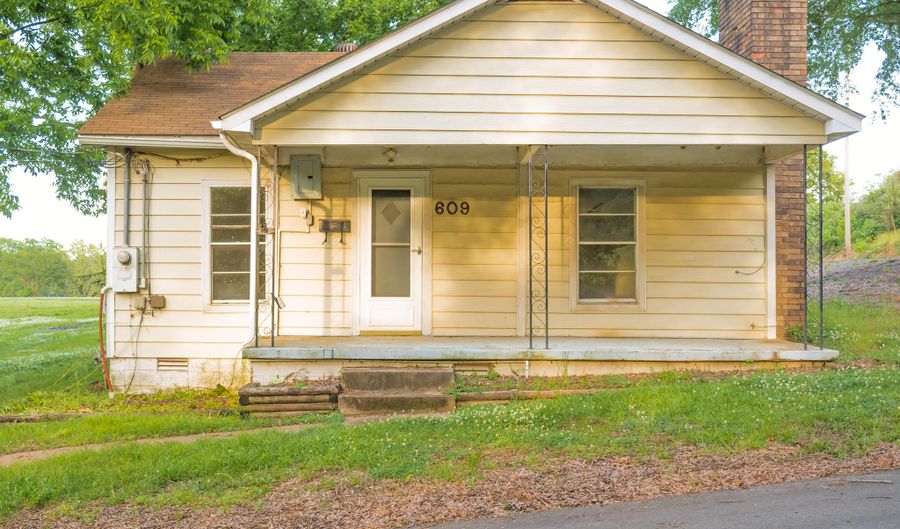 609 Ave 1 SW, Atkins, AR 72823 - 2 Beds, 1 Bath