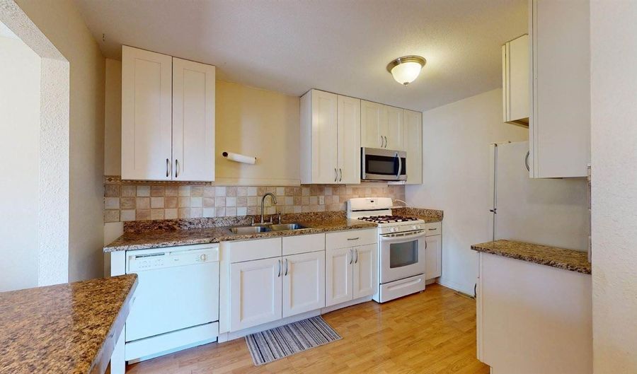 721 Meadow Pl, Ames, IA 50010 - 3 Beds, 3 Bath