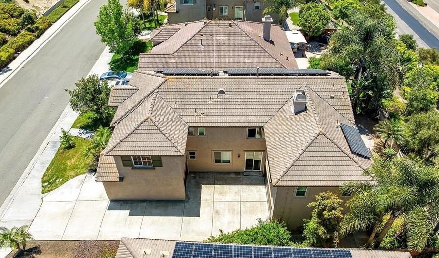 1049 Boulder Pl, Oceanside, CA 92057 - 5 Beds, 5 Bath