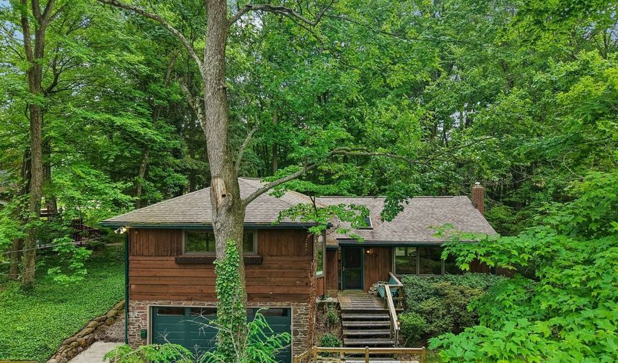 884 Dogwood Ter, Akron, OH 44321 - 3 Beds, 2 Bath