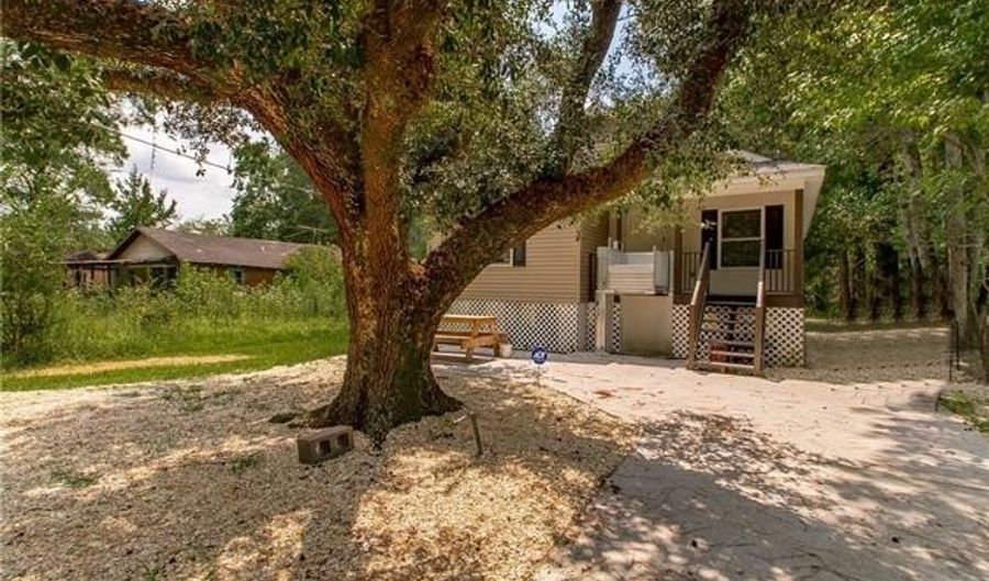 1529 AVENUE E Ave, Bogalusa, LA 70427 - 2 Beds, 1 Bath