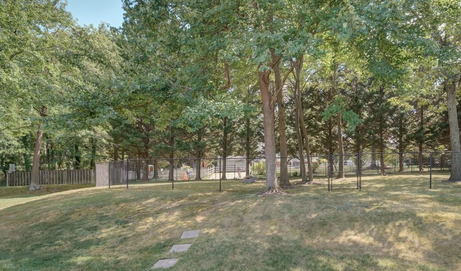 4307 SARASOTA Pl, Beltsville, MD 20705 - 5 Beds, 4 Bath