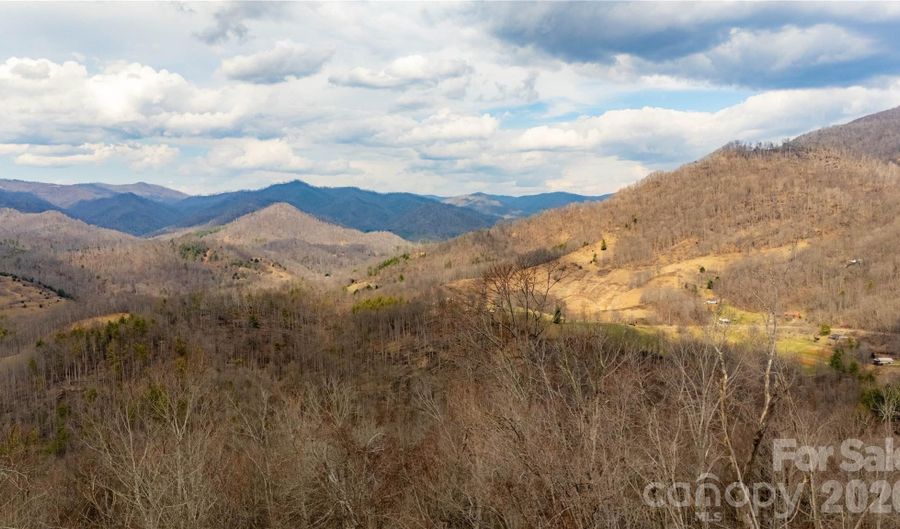 Elliotts Loop 123 & 124, Bakersville, NC 28705 - 0 Beds, 0 Bath