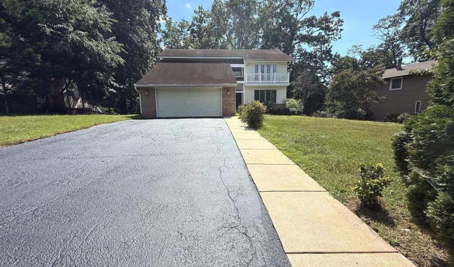 7811 WENDY RIDGE Ln, Annandale, VA 22003 - 5 Beds, 5 Bath