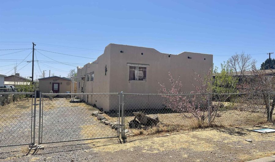 304 Stewart St, Bayard, NM 88023 - 3 Beds, 2 Bath