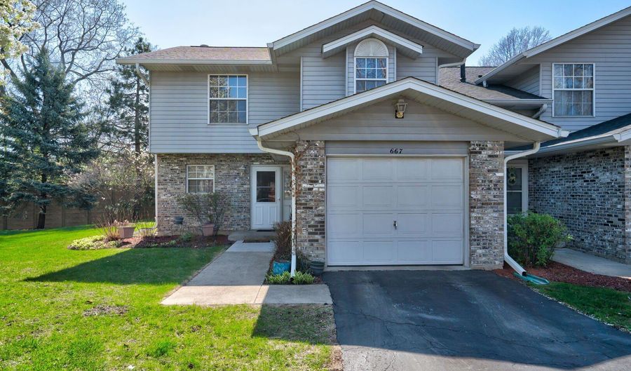 667 Tamarac Blvd, Addison, IL 60101 - 2 Beds, 3 Bath