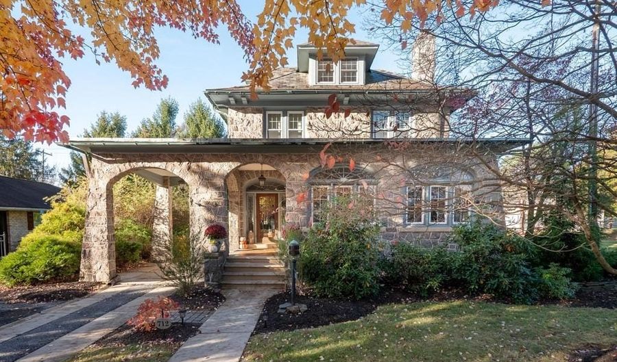 712 N 30TH St, Allentown, PA 18104 - 5 Beds, 3 Bath