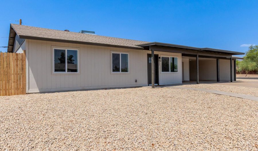 802 E NAVAJO Ave, Apache Junction, AZ 85119 - 3 Beds, 2 Bath