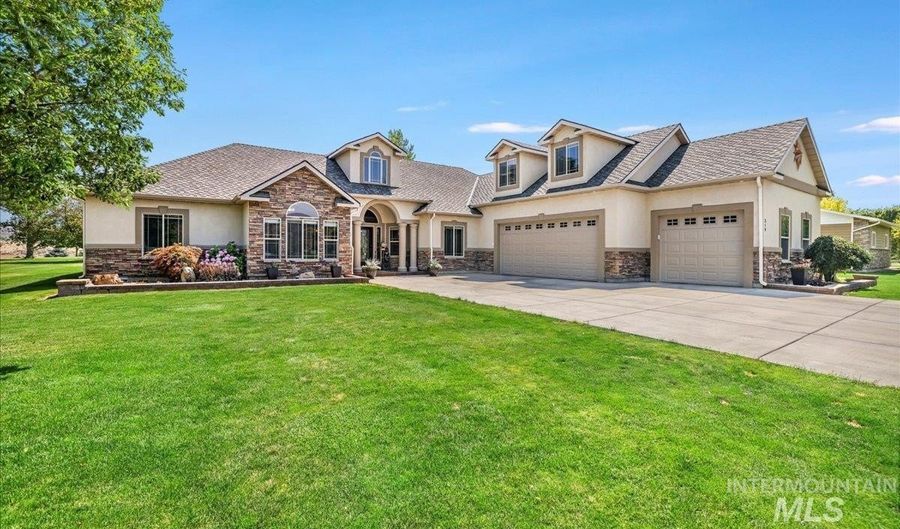 319 Clear Lake Ln, Buhl, ID 83316 - 4 Beds, 4 Bath