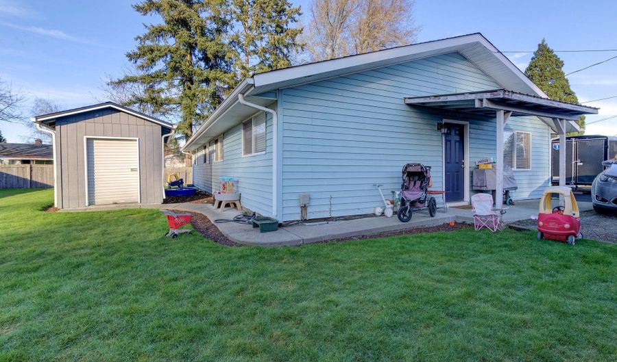 908 NE 1ST Ave, Battle Ground, WA 98604 - 4 Beds, 3 Bath