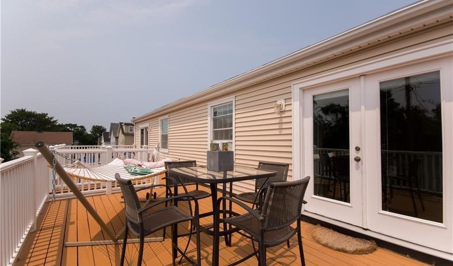 45 Hammond St 3, Newport, RI 02840 - 2 Beds, 1 Bath