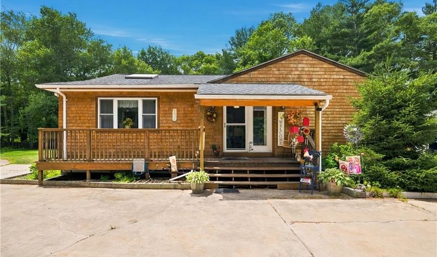 1625 Victory Hwy, Coventry, RI 02827 - 3 Beds, 1 Bath