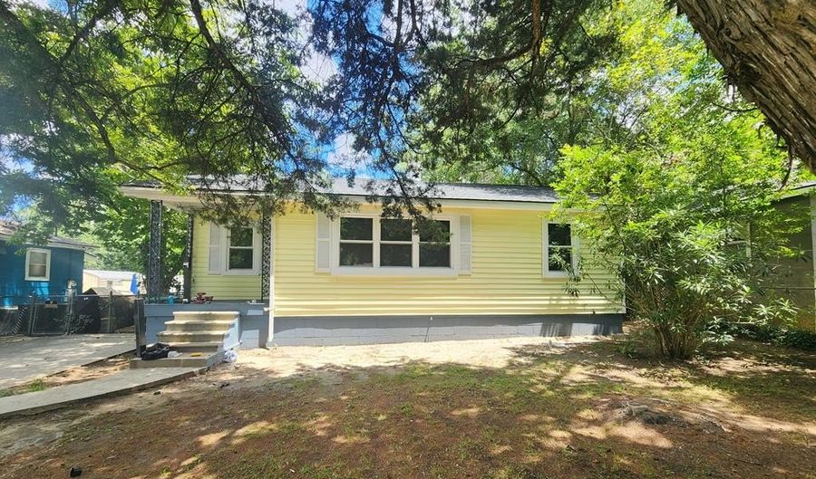 212 Frost St, Albany, GA 31705 - 3 Beds, 1 Bath