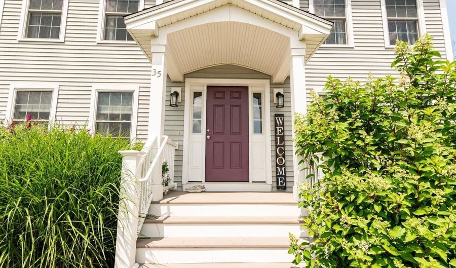 35 Thatcher Way, Barrington, NH 03825 - 3 Beds, 3 Bath