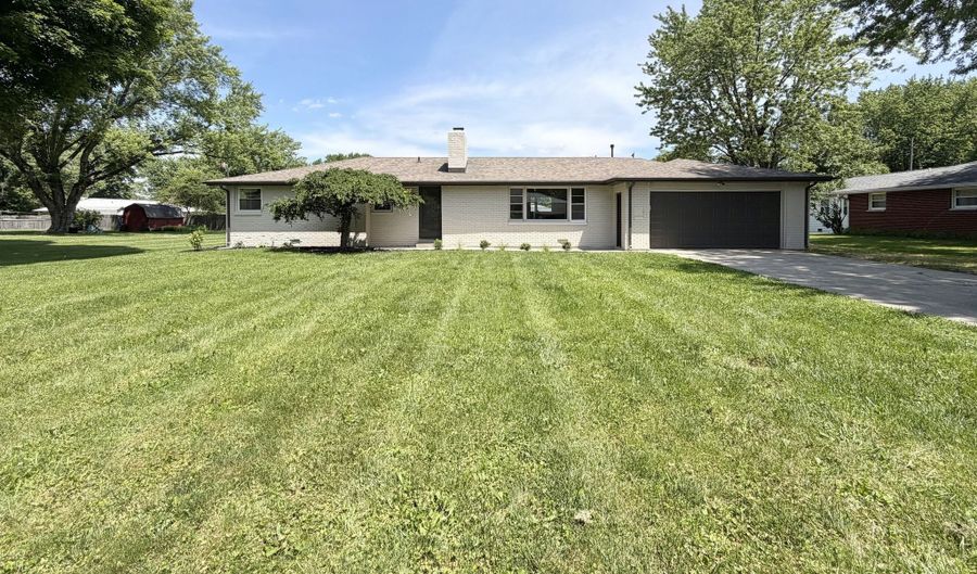 2318 E 40th St, Anderson, IN 46013 - 3 Beds, 2 Bath