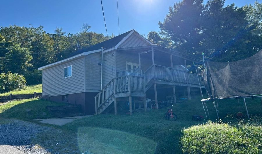 54 Church St, Anmoore, WV 26301 - 4 Beds, 1 Bath