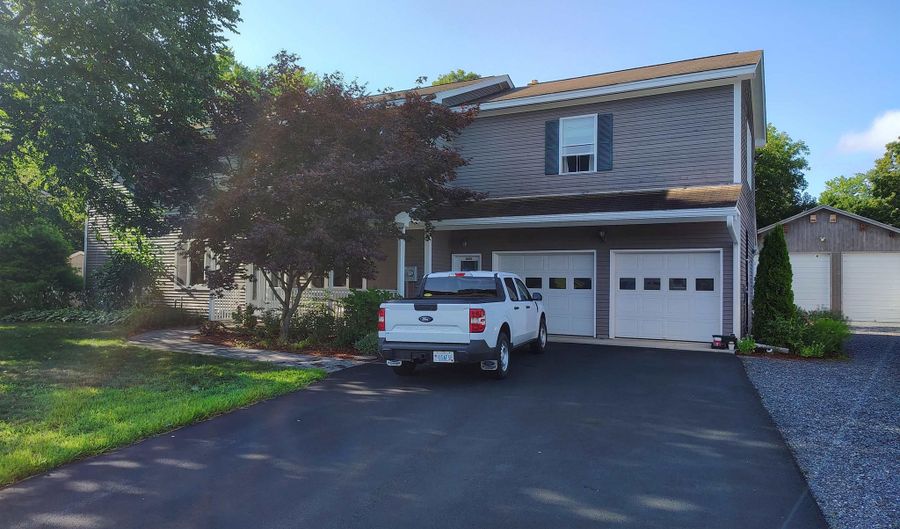 11 Bracket Cir, Charlestown, NH 03603 - 4 Beds, 4 Bath