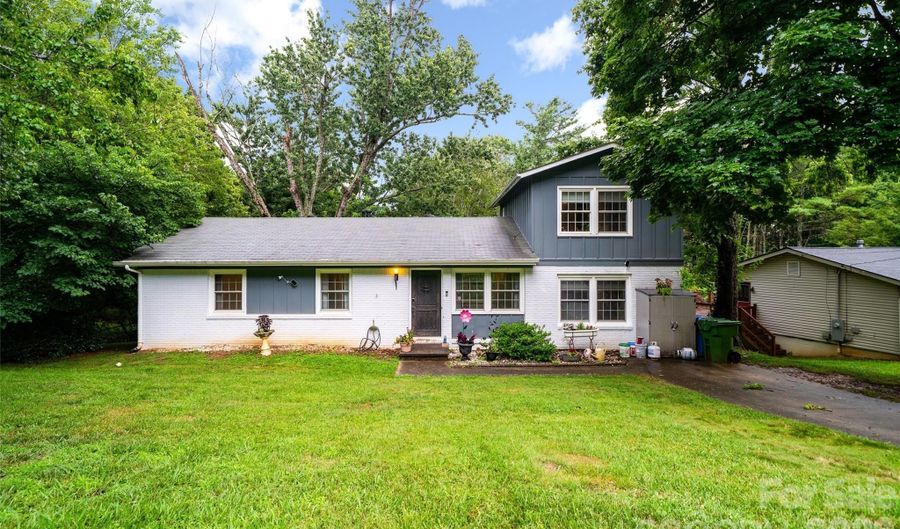 6 Hillview Cir, Asheville, NC 28805 - 4 Beds, 2 Bath