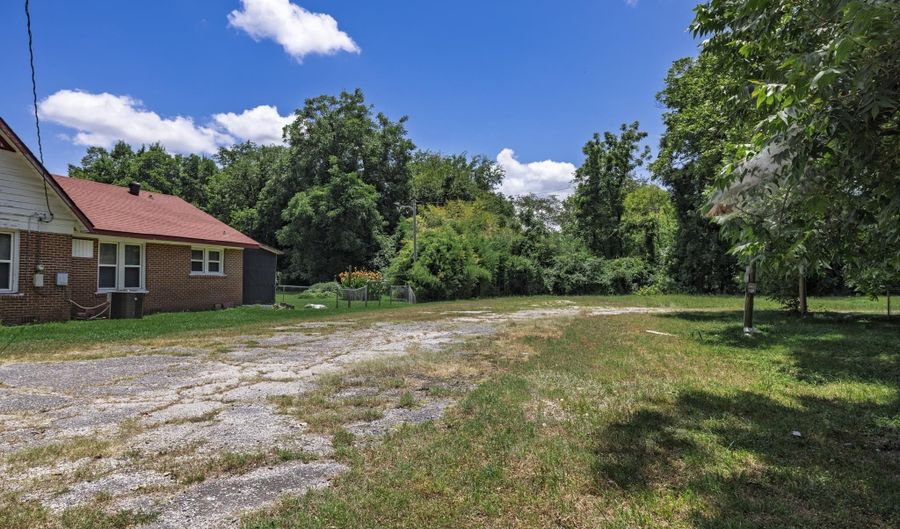1317 Center St, Arkadelphia, AR 71923 - 0 Beds, 0 Bath