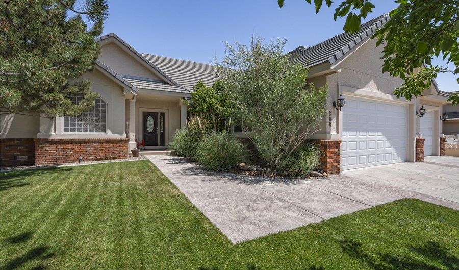 308 San Roma Dr, Dayton, NV 89403 - 3 Beds, 2 Bath