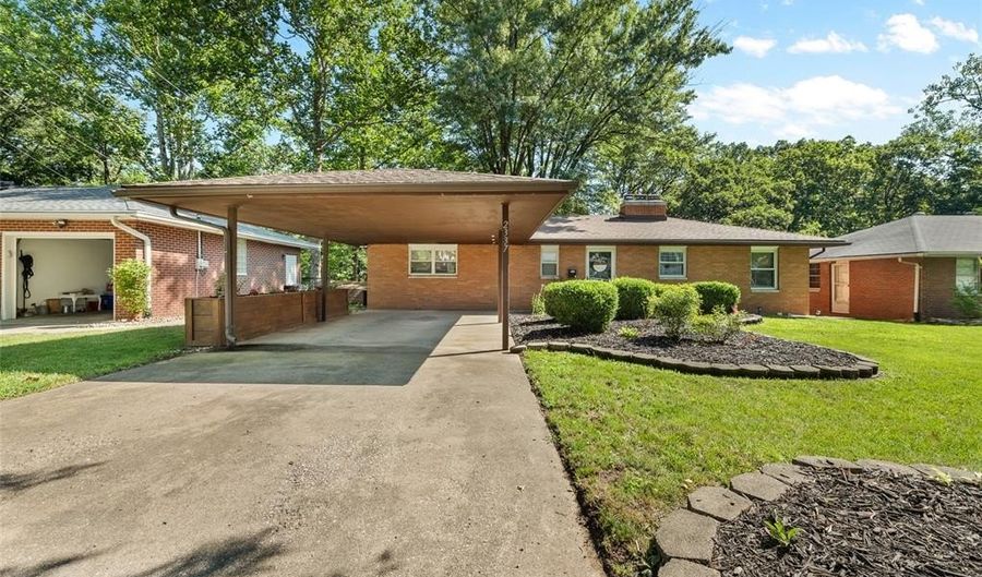 2337 Fairview Dr, Alton, IL 62002 - 3 Beds, 2 Bath