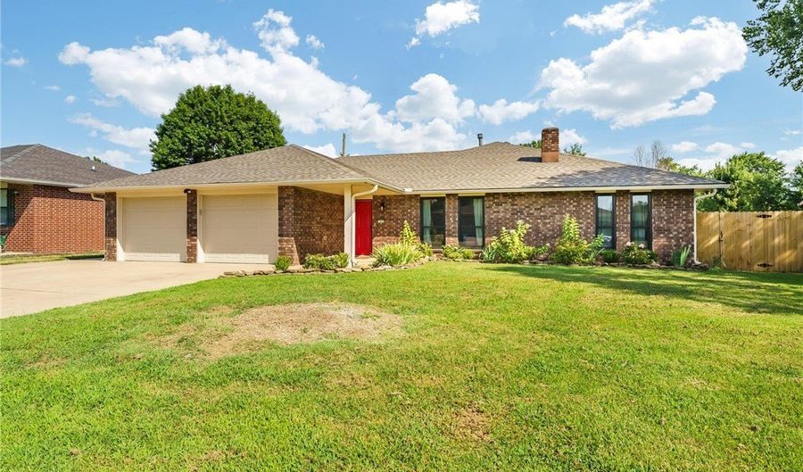 1902 SE Lawrence St, Bentonville, AR 72712 - 4 Beds, 3 Bath