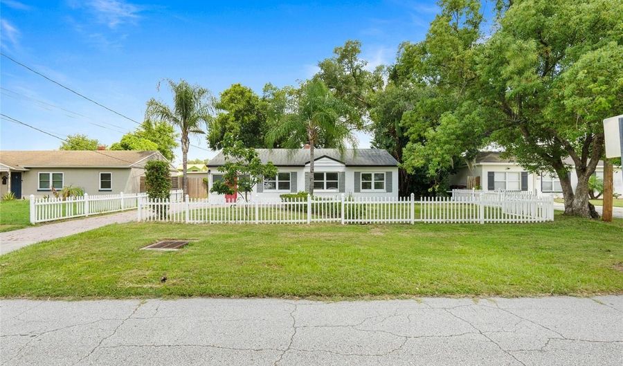 1603 TULANE St, Orlando, FL 32804 - 4 Beds, 3 Bath