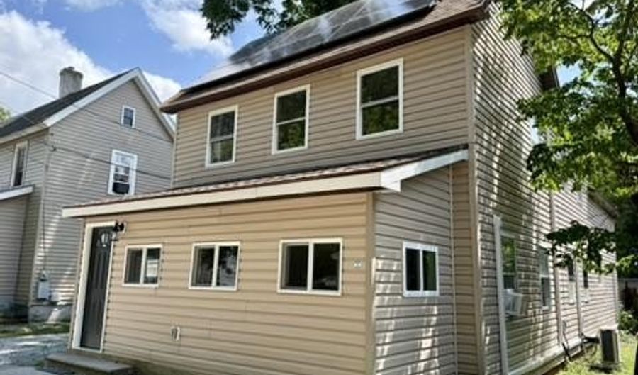 212 W 7TH St, Laurel, DE 19956 - 5 Beds, 2 Bath