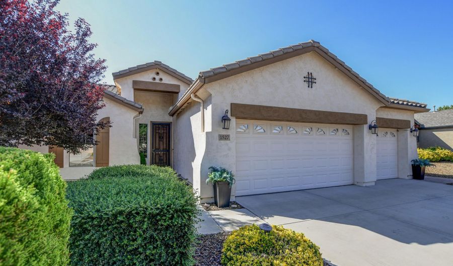 1527 Bainbridge Ln, Chino Valley, AZ 86323 - 3 Beds, 2 Bath