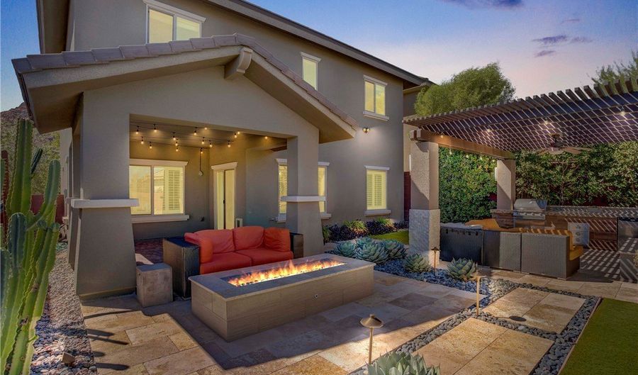 5742 Shadow Bend Dr, Las Vegas, NV 89135 - 3 Beds, 3 Bath