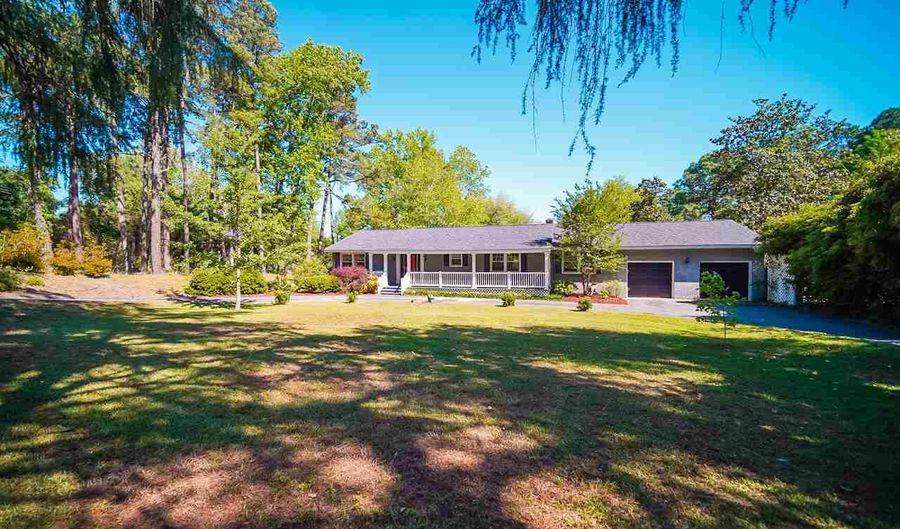 121 Golf Course Rd, Hartsville, SC 29550 - 3 Beds, 3 Bath