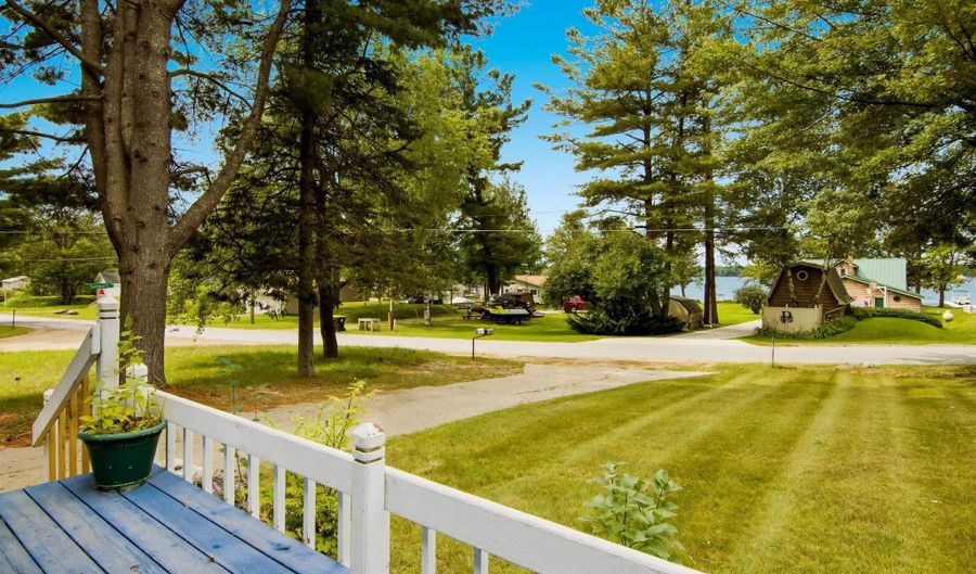 4446 E Shore Dr NE, Kalkaska, MI 49646 - 2 Beds, 1 Bath