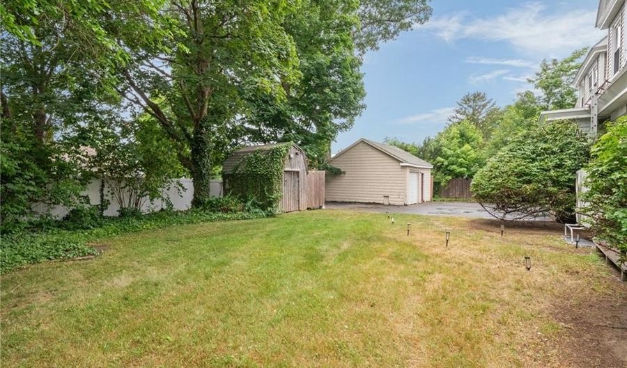 49 Arnold St, East Providence, RI 02915 - 7 Beds, 4 Bath