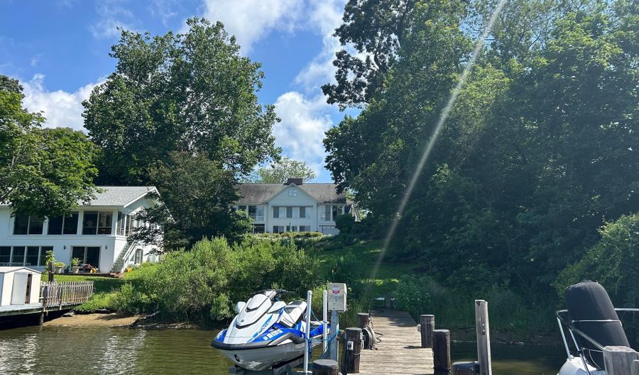 2660 GREENBRIAR Ln #B, Annapolis, MD 21401 - 2 Beds, 2 Bath