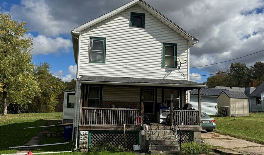814 Richards Ave, Ashtabula, OH 44004 - 3 Beds, 2 Bath