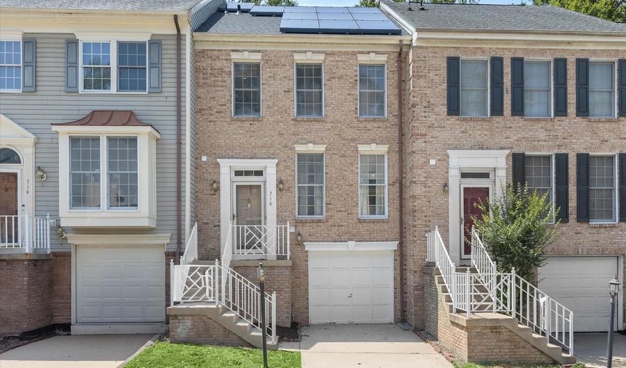 716 STREAMSIDE Dr, Bowie, MD 20721 - 3 Beds, 3 Bath