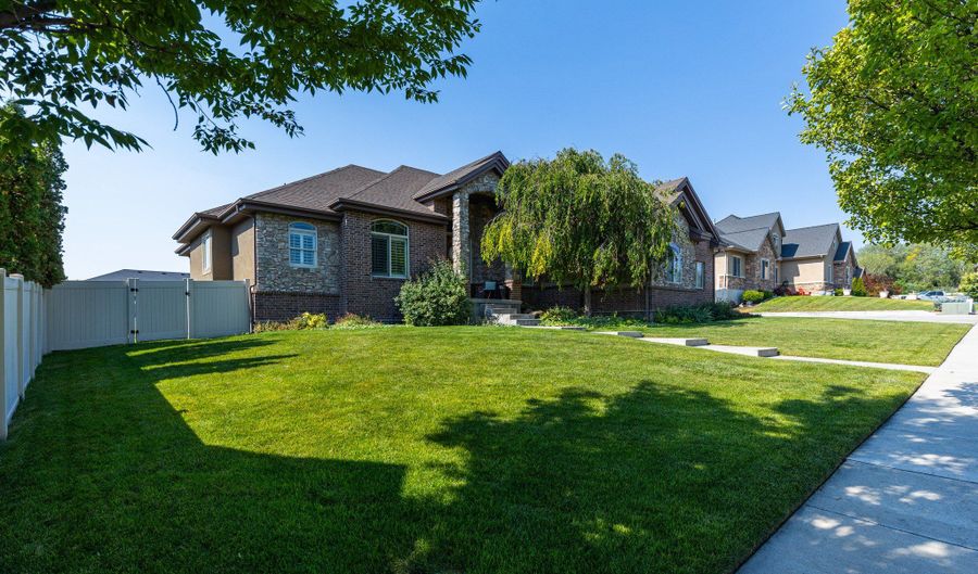 1685 W PRAIRIE HILL Dr, Bluffdale, UT 84065 - 6 Beds, 5 Bath
