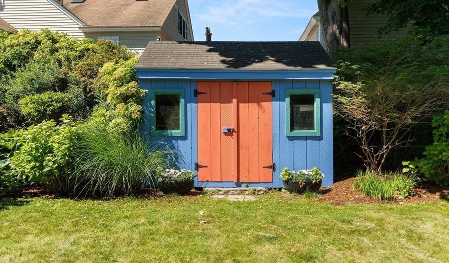 94 Lovett St, Beverly, MA 01915 - 4 Beds, 3 Bath