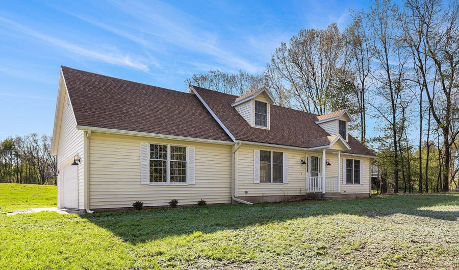 7200 Snow Ave SE, Alto, MI 49302 - 3 Beds, 3 Bath