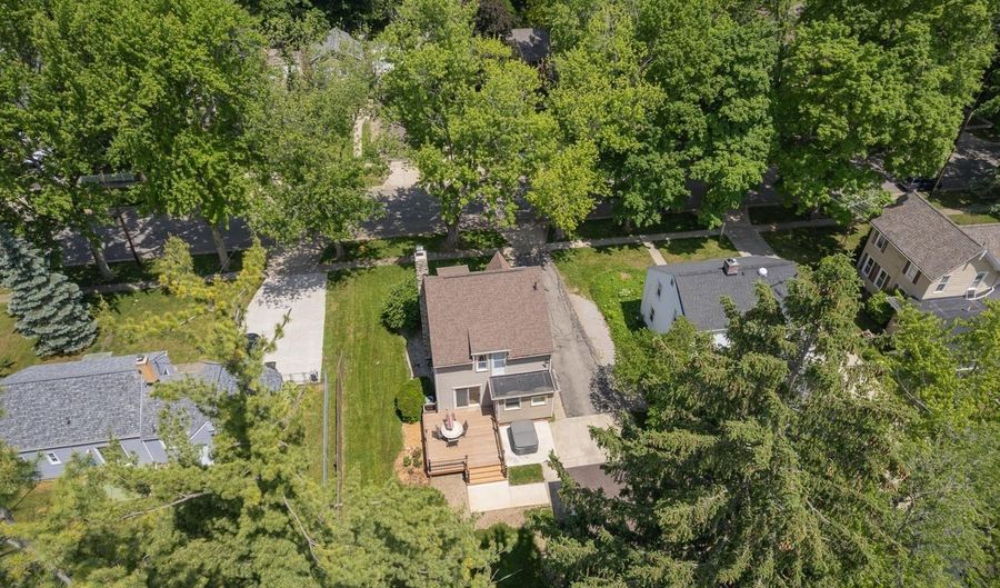 925 Lincoln Ave, Adrian, MI 49221 - 3 Beds, 2 Bath