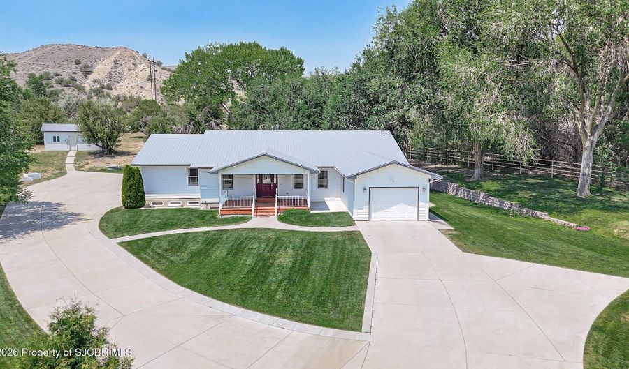 1205 N CHAPARRAL Ln, Bloomfield, NM 87413 - 4 Beds, 5 Bath