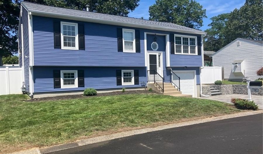 10 Hill St, North Providence, RI 02904 - 3 Beds, 2 Bath