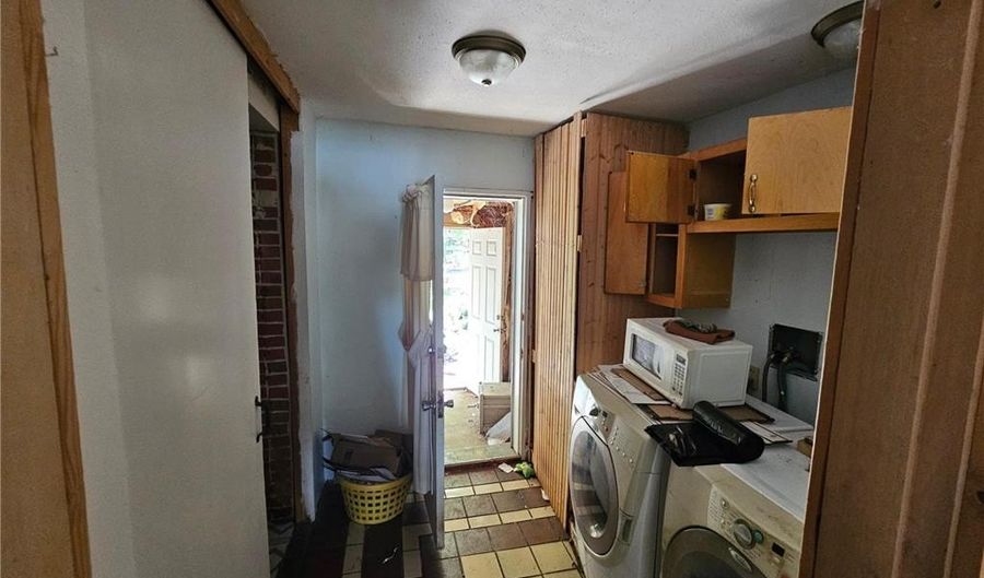 101 N 2nd St, Alma, WI 54610 - 4 Beds, 3 Bath