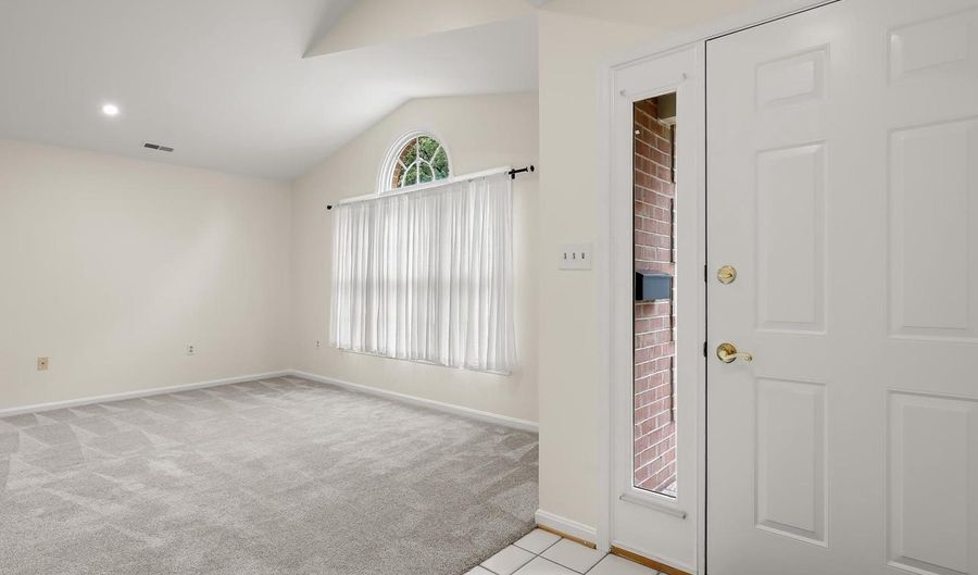 704 SYDNEY Ter, Annapolis, MD 21401 - 2 Beds, 2 Bath